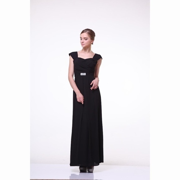 CINDERELLA 3948 Sleeved Dress - Picture 1 of 8